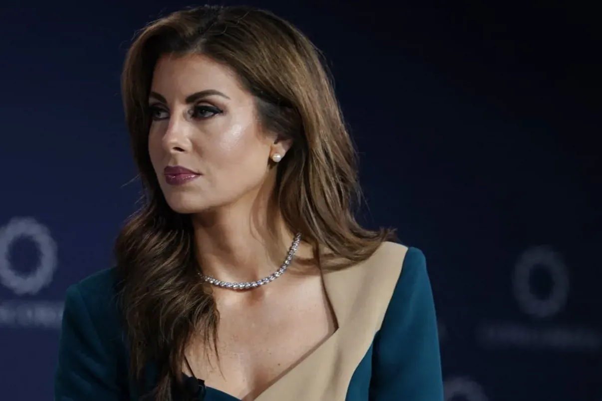 الاستقواء بالخارج والانبطاح له، نهجٌ مقيتٌ لا تجمّله كلمة "الرفيقة الجميلة".