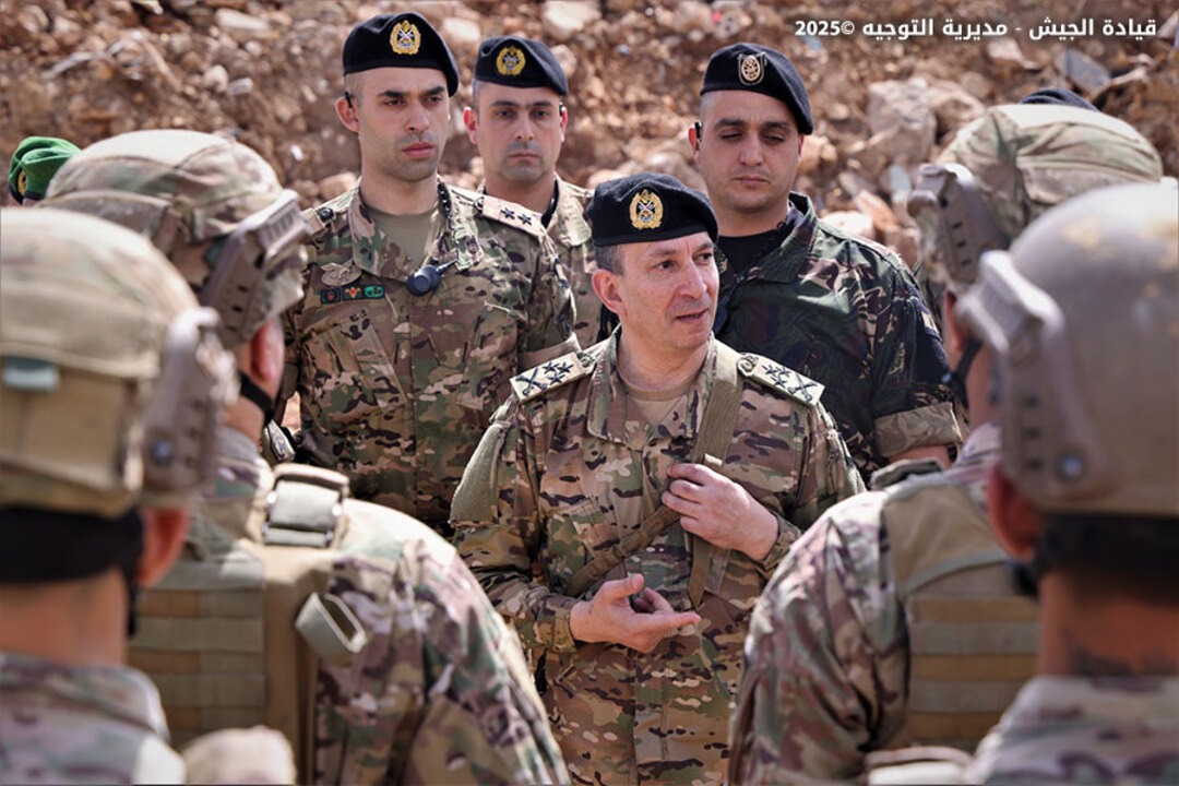 قائد الجيش العماد رودولف هيكل: "العدو الإسرائيلي يمنع انتشارنا في الجنوب "