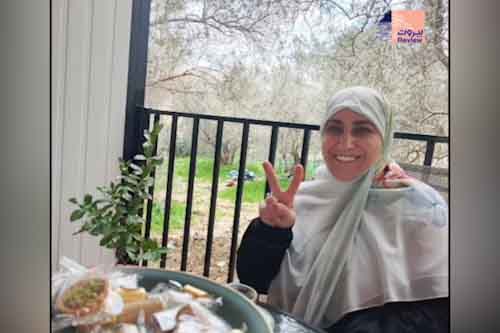 من بين أنقاض الحرب، امرأةٌ جنوبية تعيد تشييد منزلها مواجهةً كل التحديّات.