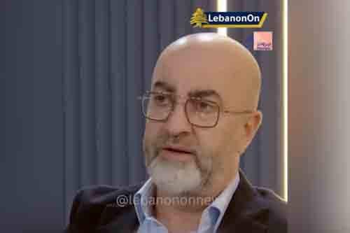 في تصرّف فتنوي ينمّ عن خلفيّة يمينيّة متطرّفة، يعمد الصّحافي "القوّاتي" طوني أبي نجم إلى طرد النازحين من المبنى الذي يقطنه في جونية، ومضايقتهم، مستعينًا في ذلك بالبلدية. 