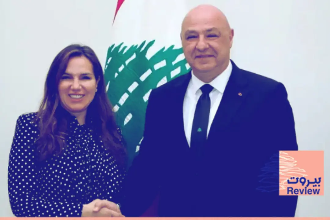 "خنتم لبنان والجنوب".. احتجاج غاضب للجالية اللبنانية أمام مقرّ السفيرة معوّض في واشنطن
