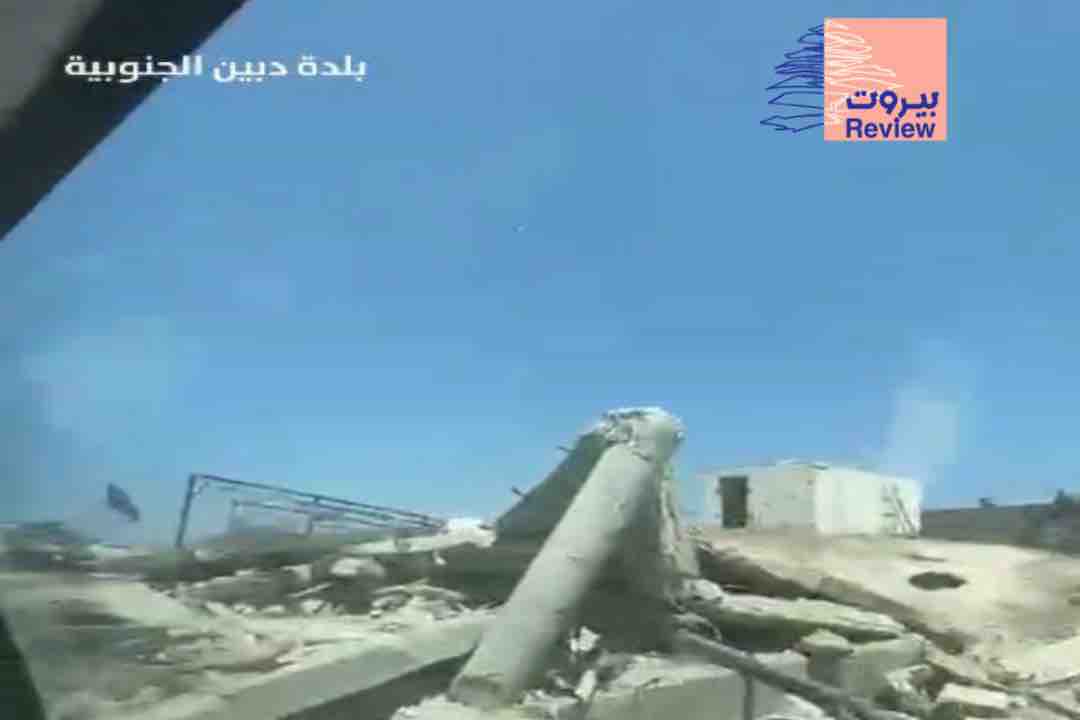 طفل جنوبي متفقّدًا منزله في بلدته "دبين" الحدودية: "رح عمرك يا ضيعتي الحلوة"